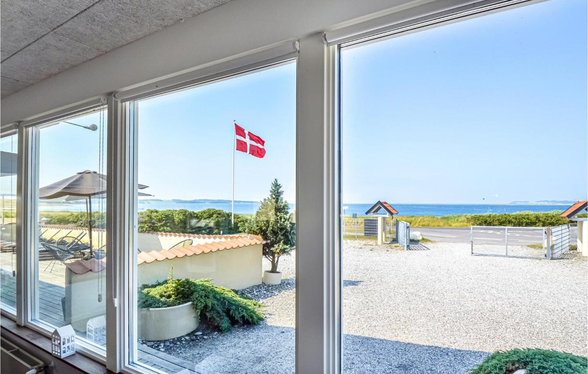 Strandhuset Knebel Экстерьер фото