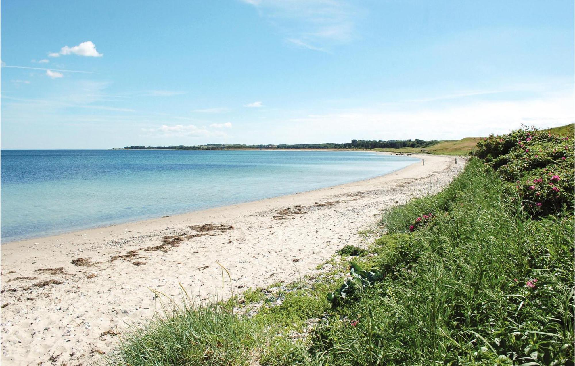 Strandhuset Knebel Экстерьер фото